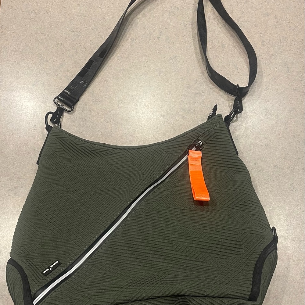 Go Dash Dot Gym Bag